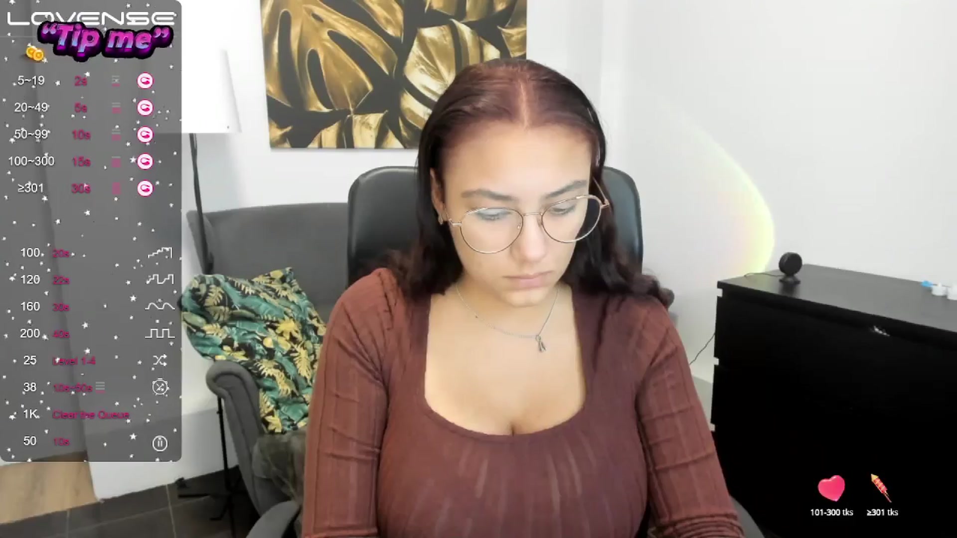 Gallery image thumbnail from SunfLowerr's myfreecams stream on, 10/06/2024, 16:29 image 7 of 20