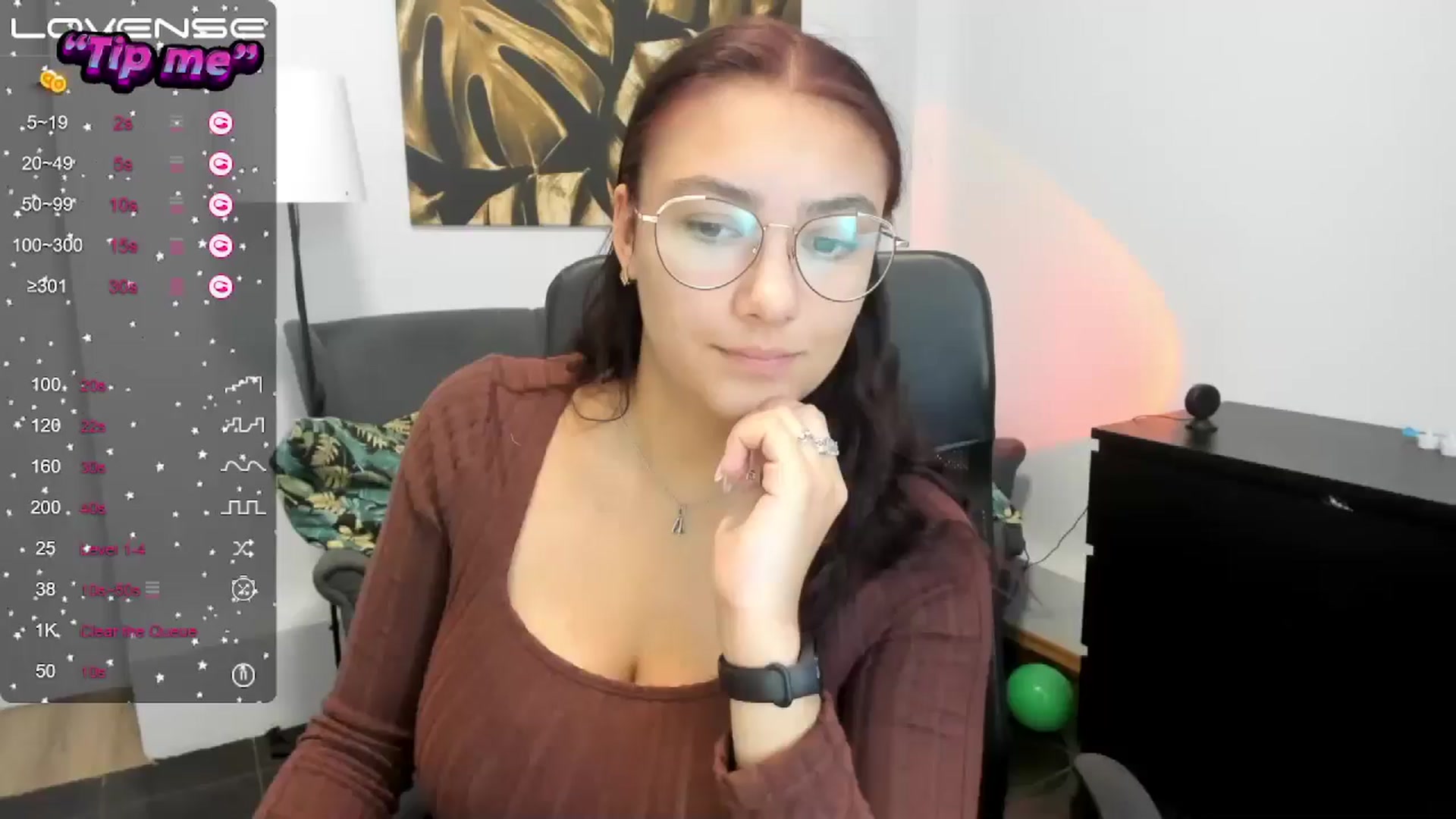 Gallery image thumbnail from SunfLowerr's myfreecams stream on, 10/06/2024, 16:29 image 19 of 20