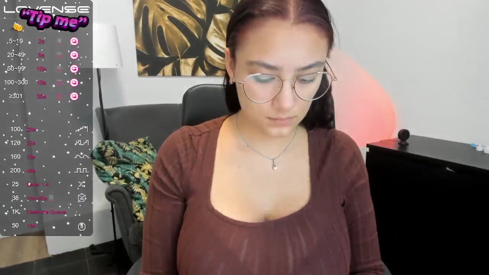 Gallery image thumbnail from SunfLowerr's myfreecams stream on, 10/06/2024, 16:29 image 12 of 20