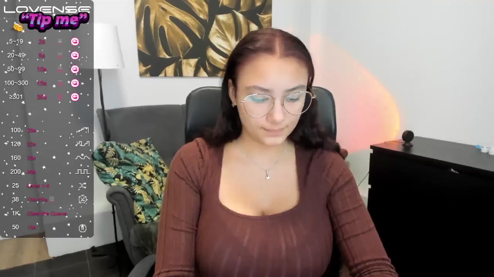 Gallery image thumbnail from SunfLowerr's myfreecams stream on, 10/06/2024, 16:29 image 6 of 20