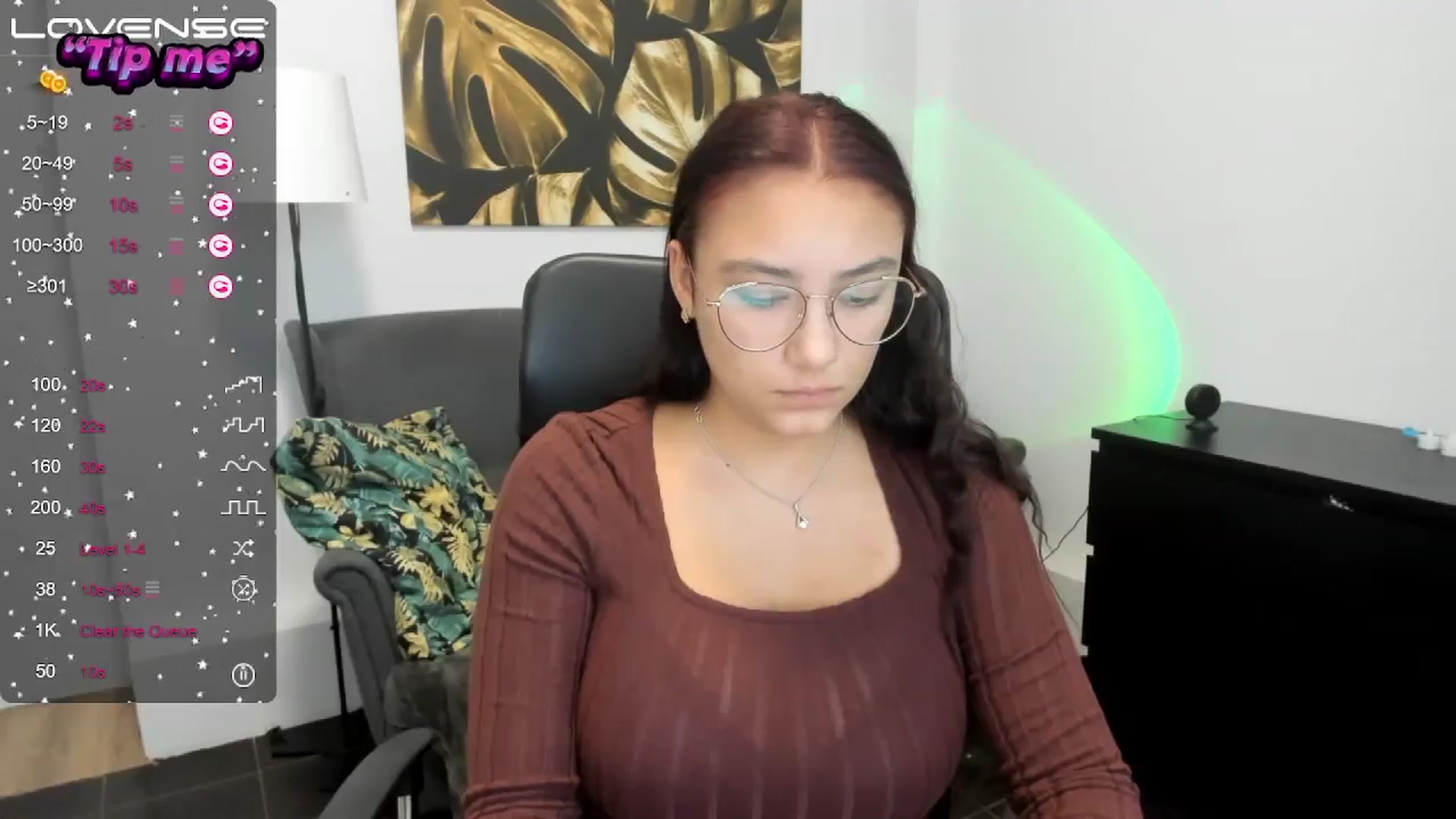 Gallery image thumbnail from SunfLowerr's myfreecams stream on, 10/06/2024, 17:18 image 9 of 20