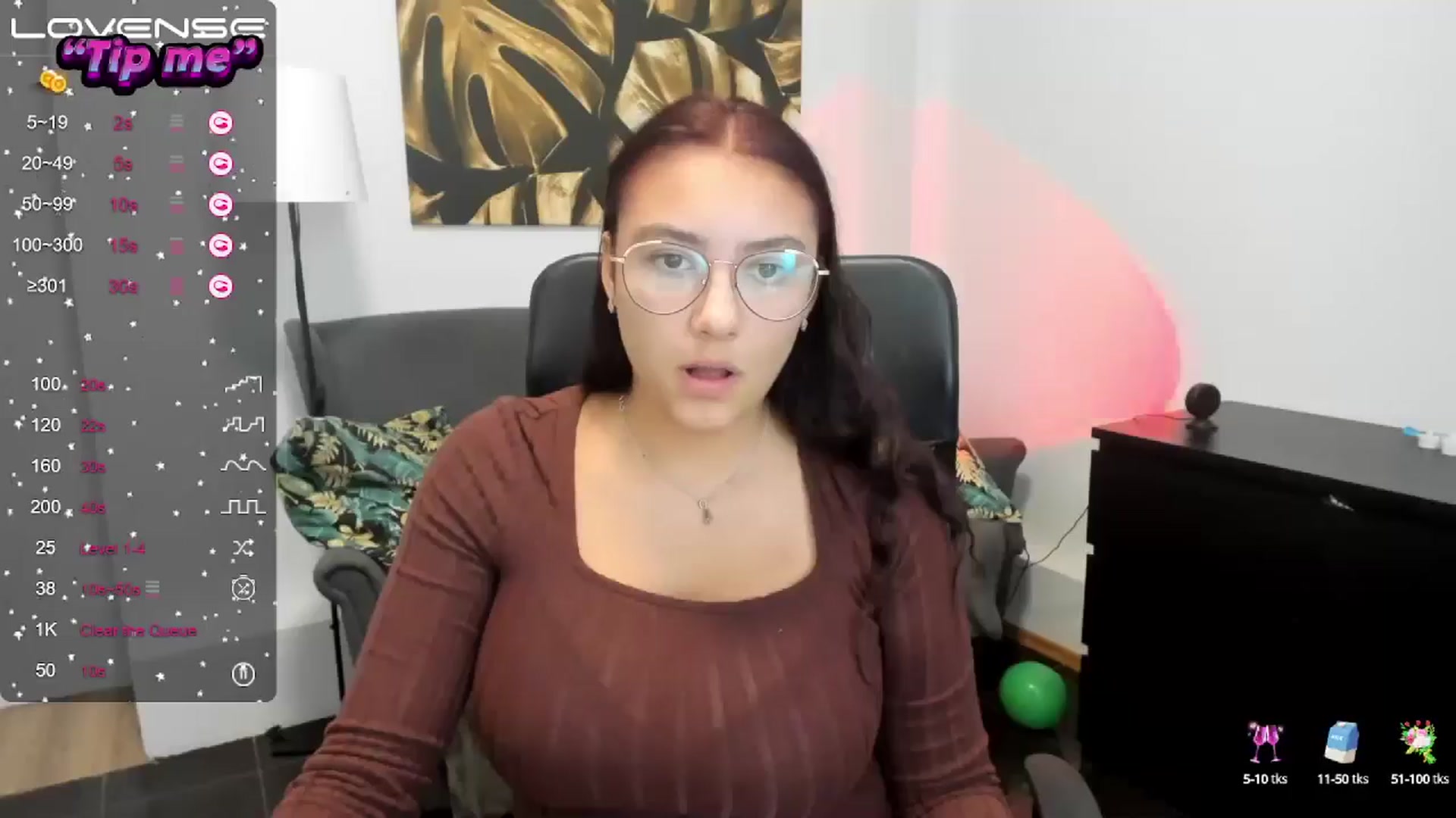 Gallery image thumbnail from SunfLowerr's myfreecams stream on, 10/06/2024, 17:18 image 6 of 20