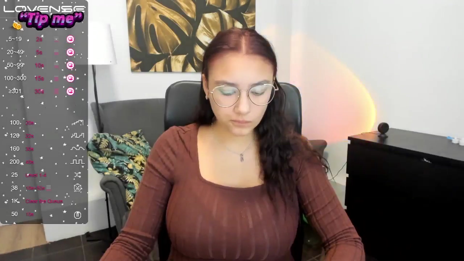 Gallery image thumbnail from SunfLowerr's myfreecams stream on, 10/06/2024, 17:18 image 17 of 20