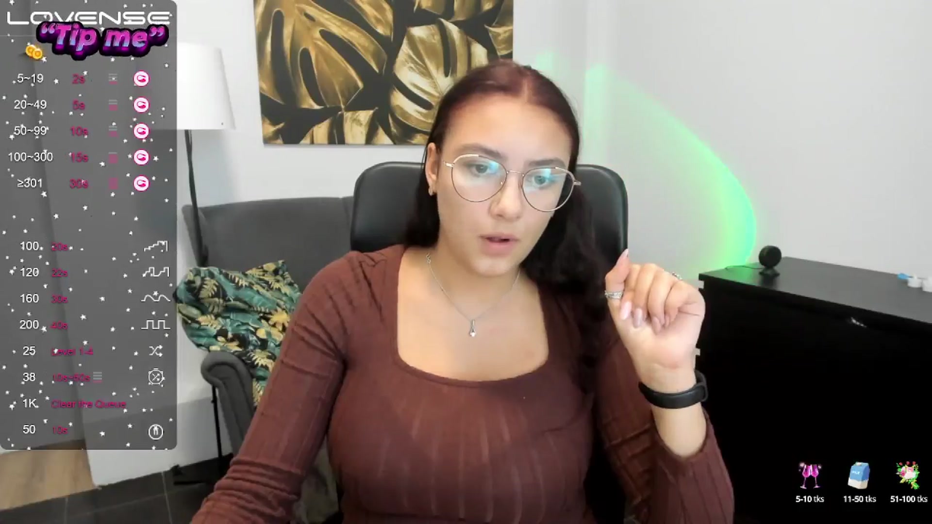 Gallery image thumbnail from SunfLowerr's myfreecams stream on, 10/06/2024, 17:18 image 4 of 20