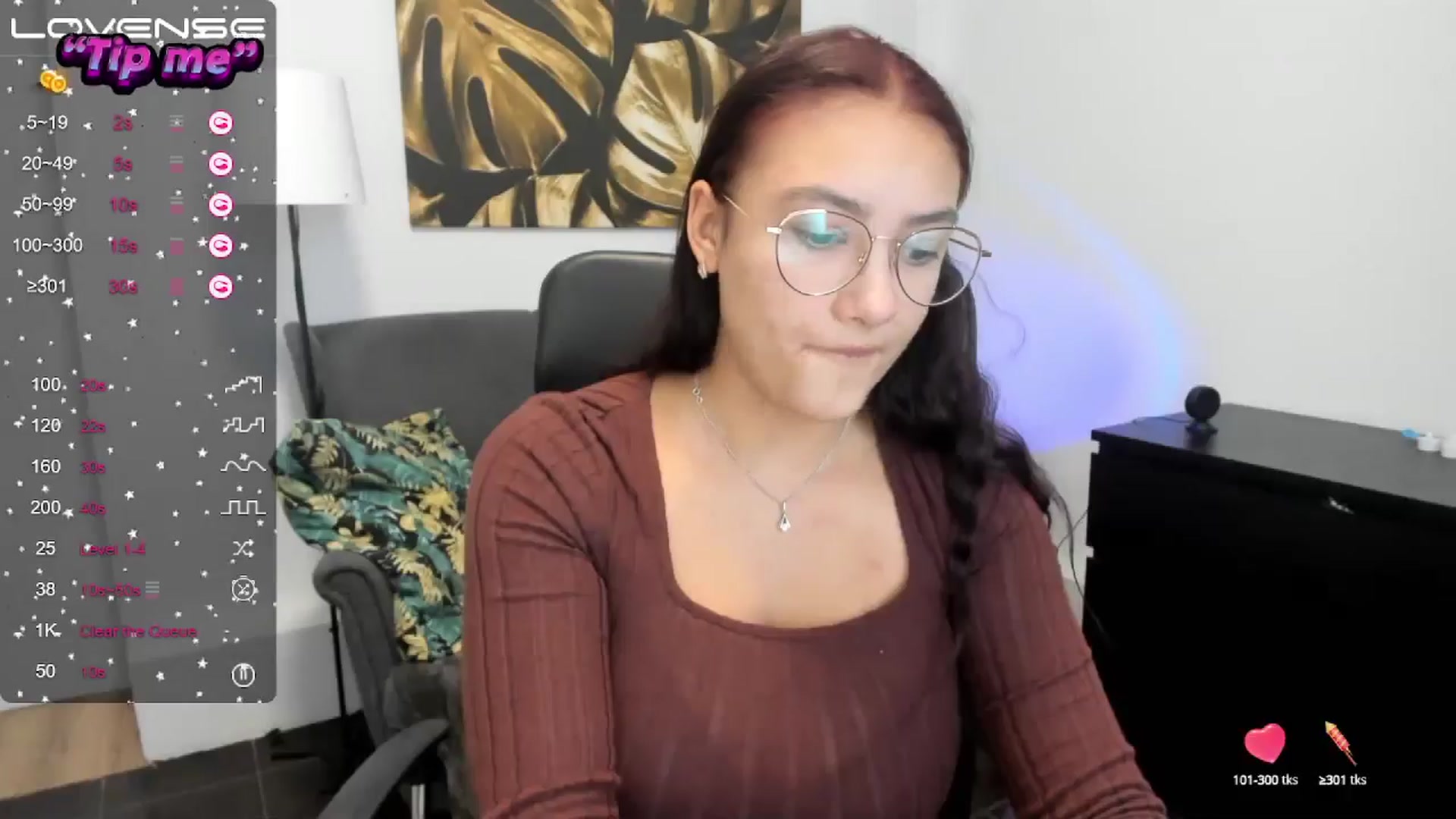 Gallery image thumbnail from SunfLowerr's myfreecams stream on, 10/06/2024, 17:18 image 2 of 20