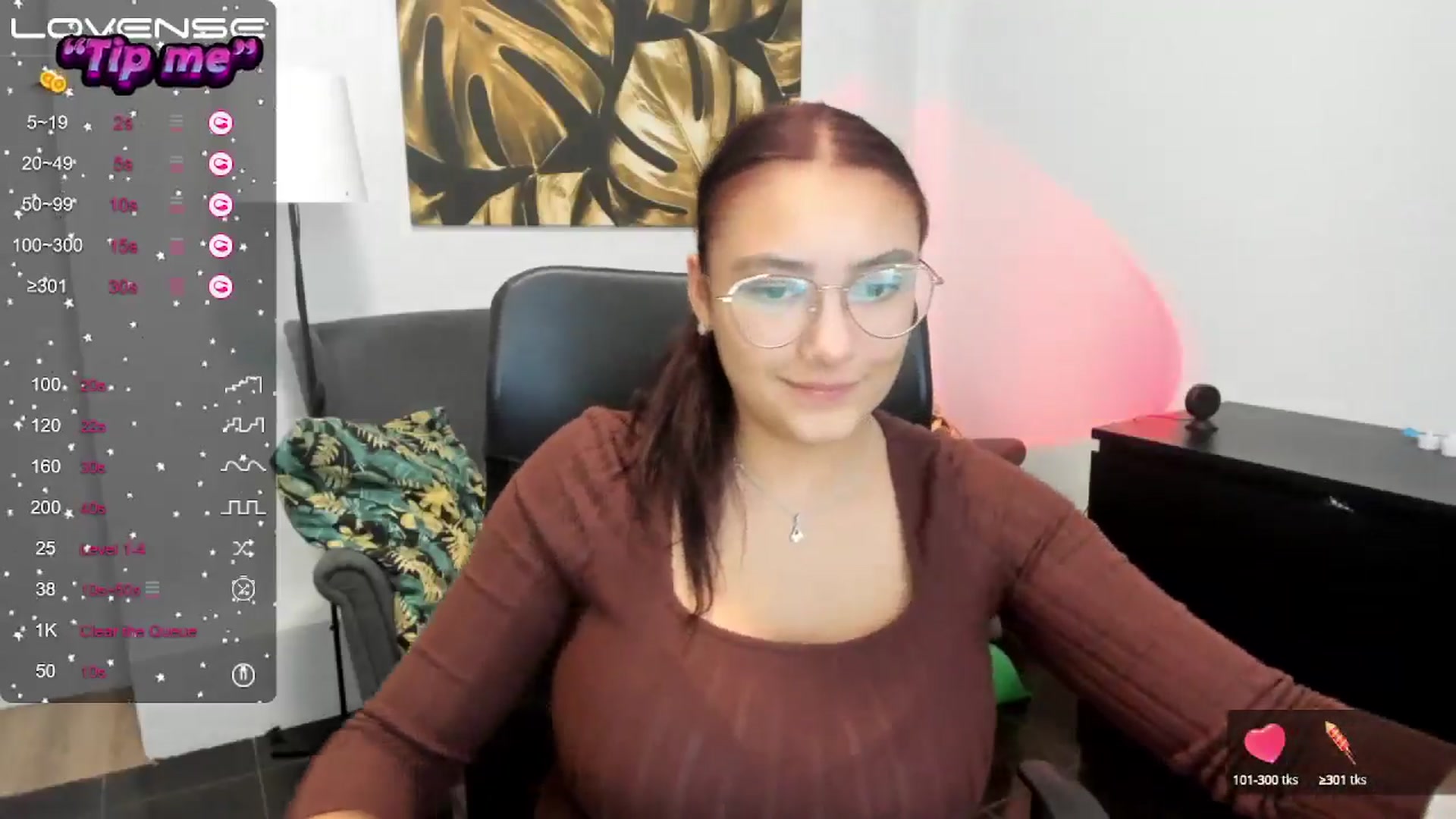 Gallery image thumbnail from SunfLowerr's myfreecams stream on, 10/06/2024, 17:49 image 7 of 20