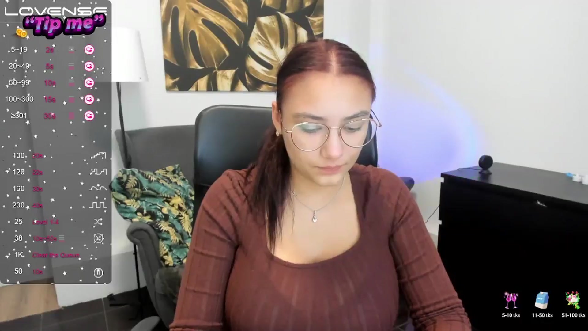 Gallery image thumbnail from SunfLowerr's myfreecams stream on, 10/06/2024, 17:49 image 6 of 20