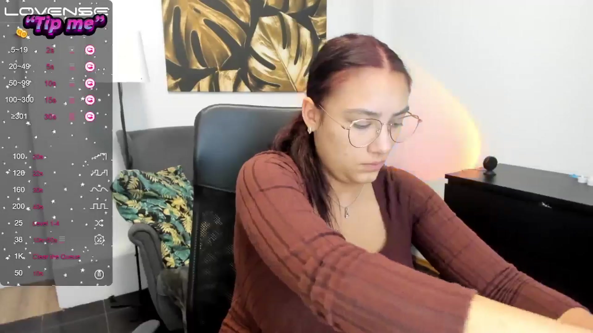 Gallery image thumbnail from SunfLowerr's myfreecams stream on, 10/06/2024, 17:49 image 18 of 20