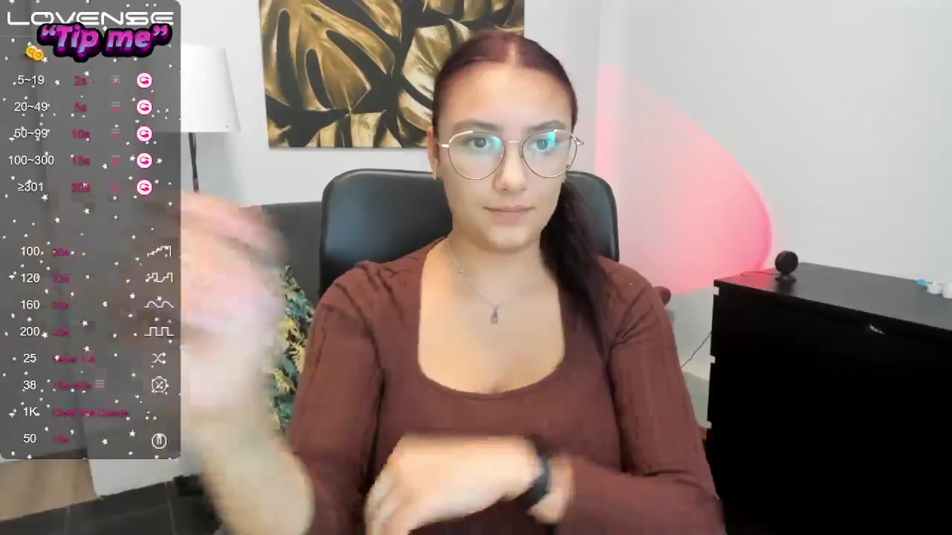 Gallery image thumbnail from SunfLowerr's myfreecams stream on, 10/06/2024, 17:49 image 2 of 20