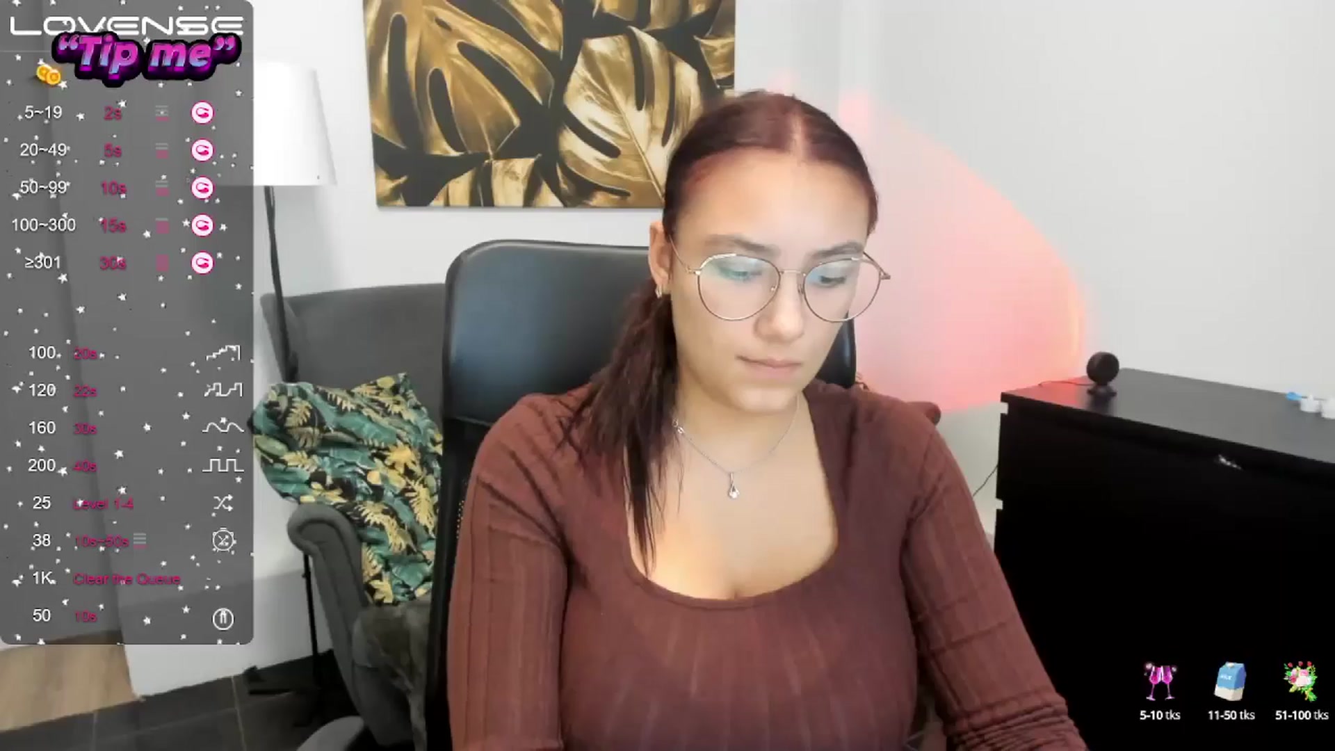 Gallery image thumbnail from SunfLowerr's myfreecams stream on, 10/06/2024, 17:49 image 16 of 20