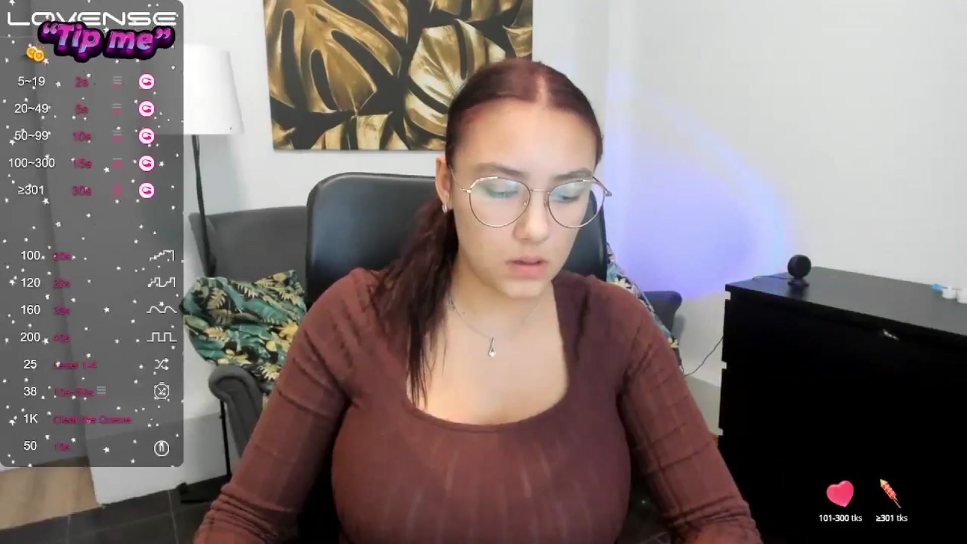 Gallery image thumbnail from SunfLowerr's myfreecams stream on, 10/06/2024, 17:49 image 17 of 20