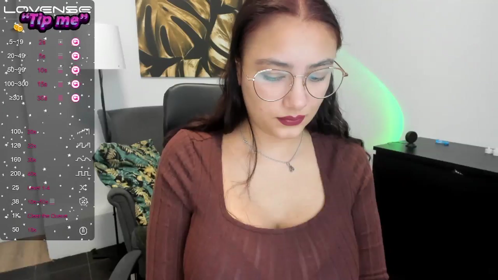 Gallery image thumbnail from SunfLowerr's myfreecams stream on, 10/06/2024, 19:06 image 14 of 20