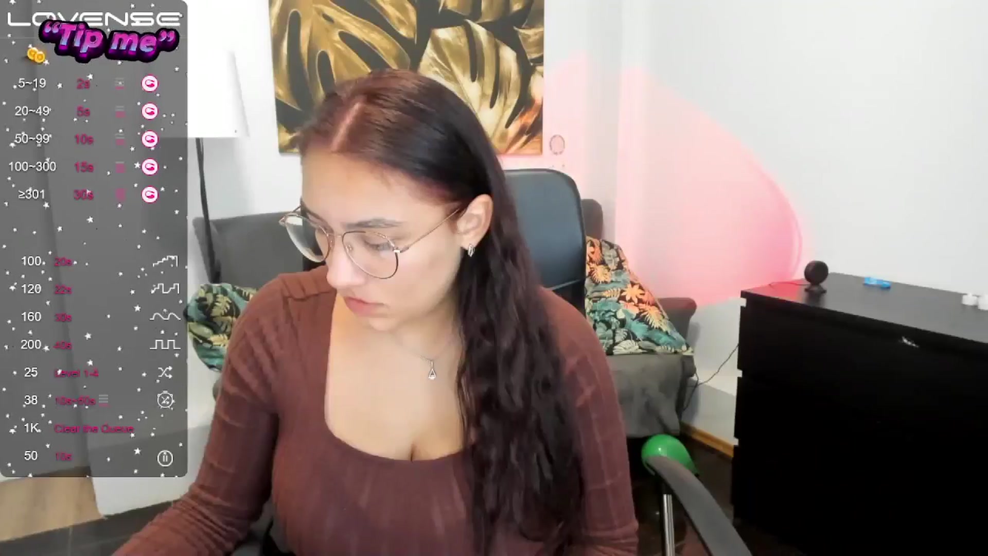 Gallery image thumbnail from SunfLowerr's myfreecams stream on, 10/06/2024, 19:06 image 5 of 20