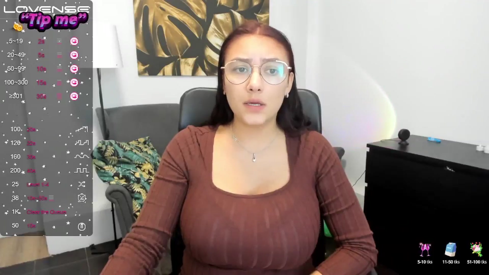 Gallery image thumbnail from SunfLowerr's myfreecams stream on, 10/06/2024, 19:06 image 3 of 20