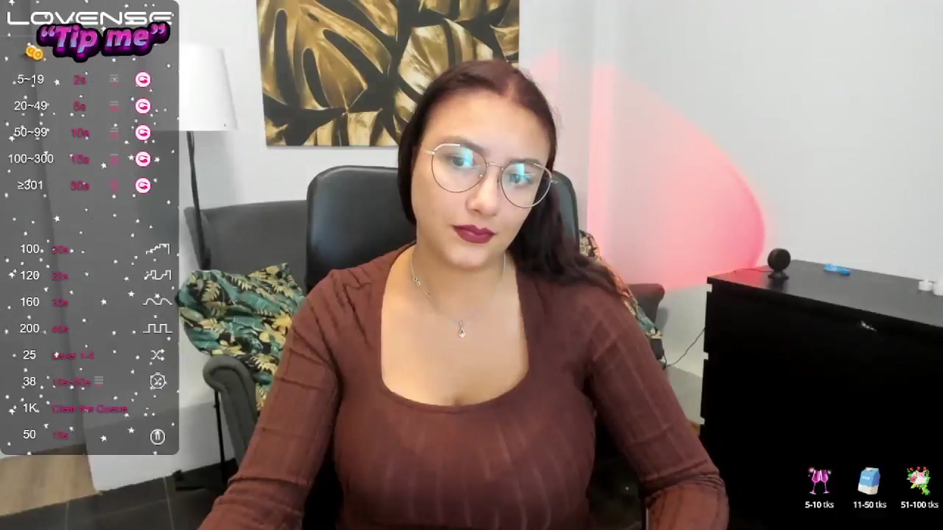 Gallery image thumbnail from SunfLowerr's myfreecams stream on, 10/06/2024, 19:06 image 18 of 20