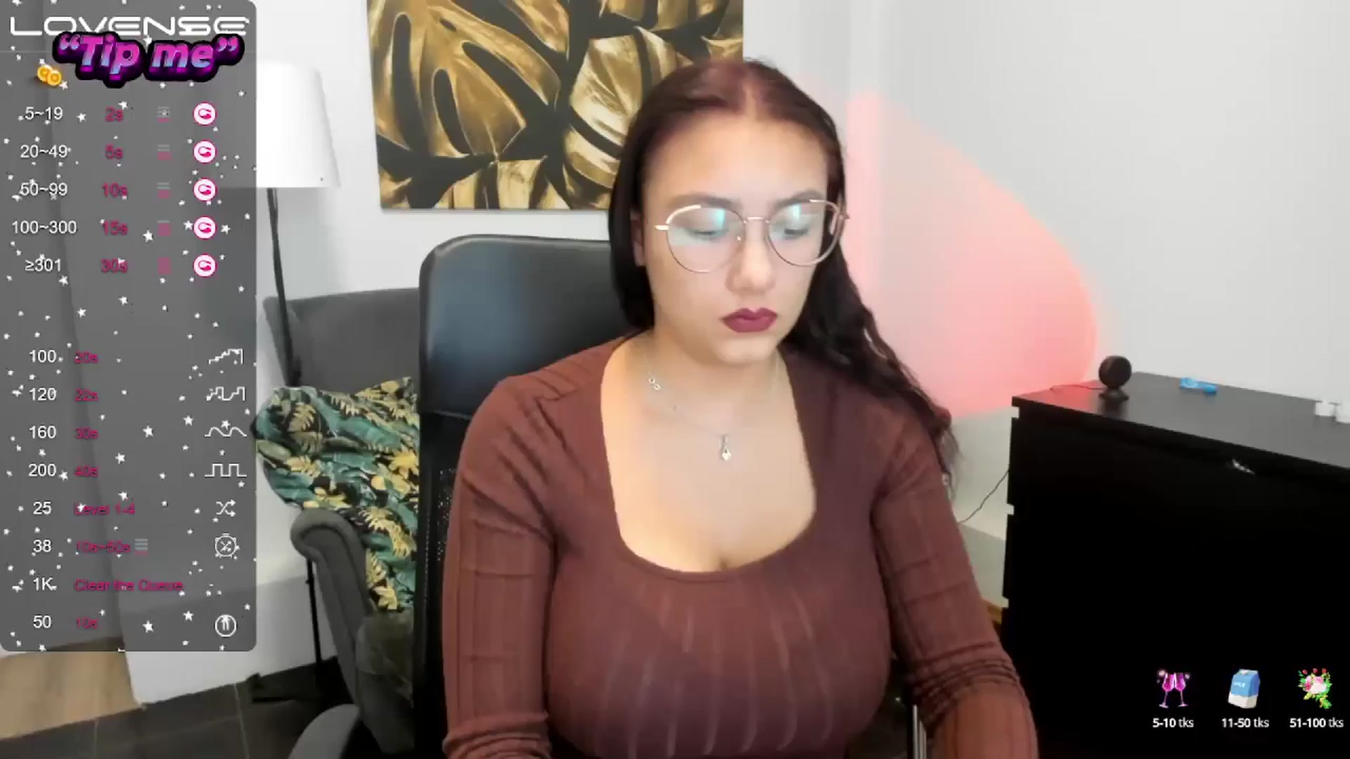 Gallery image thumbnail from SunfLowerr's myfreecams stream on, 10/06/2024, 19:06 image 20 of 20