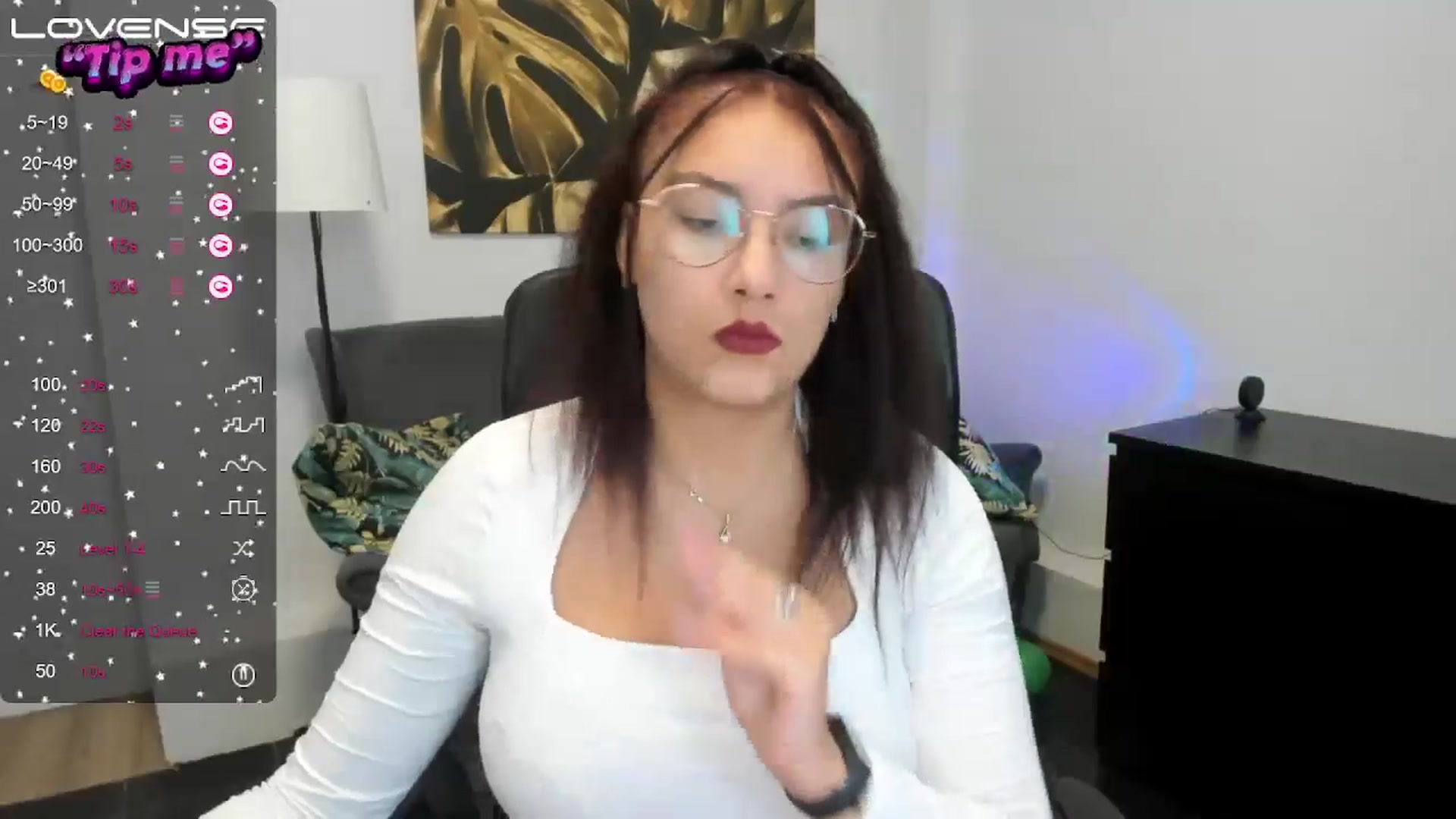 Gallery image thumbnail from SunfLowerr's myfreecams stream on, 10/07/2024, 14:01 image 13 of 20