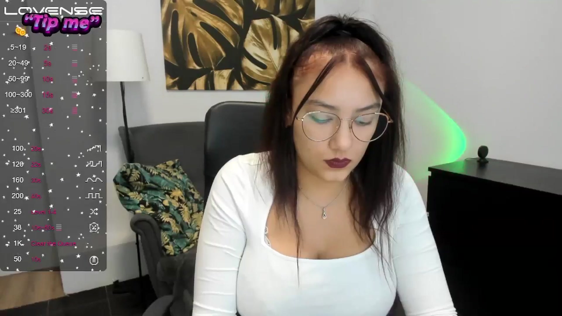 Gallery image thumbnail from SunfLowerr's myfreecams stream on, 10/07/2024, 16:32 image 18 of 20