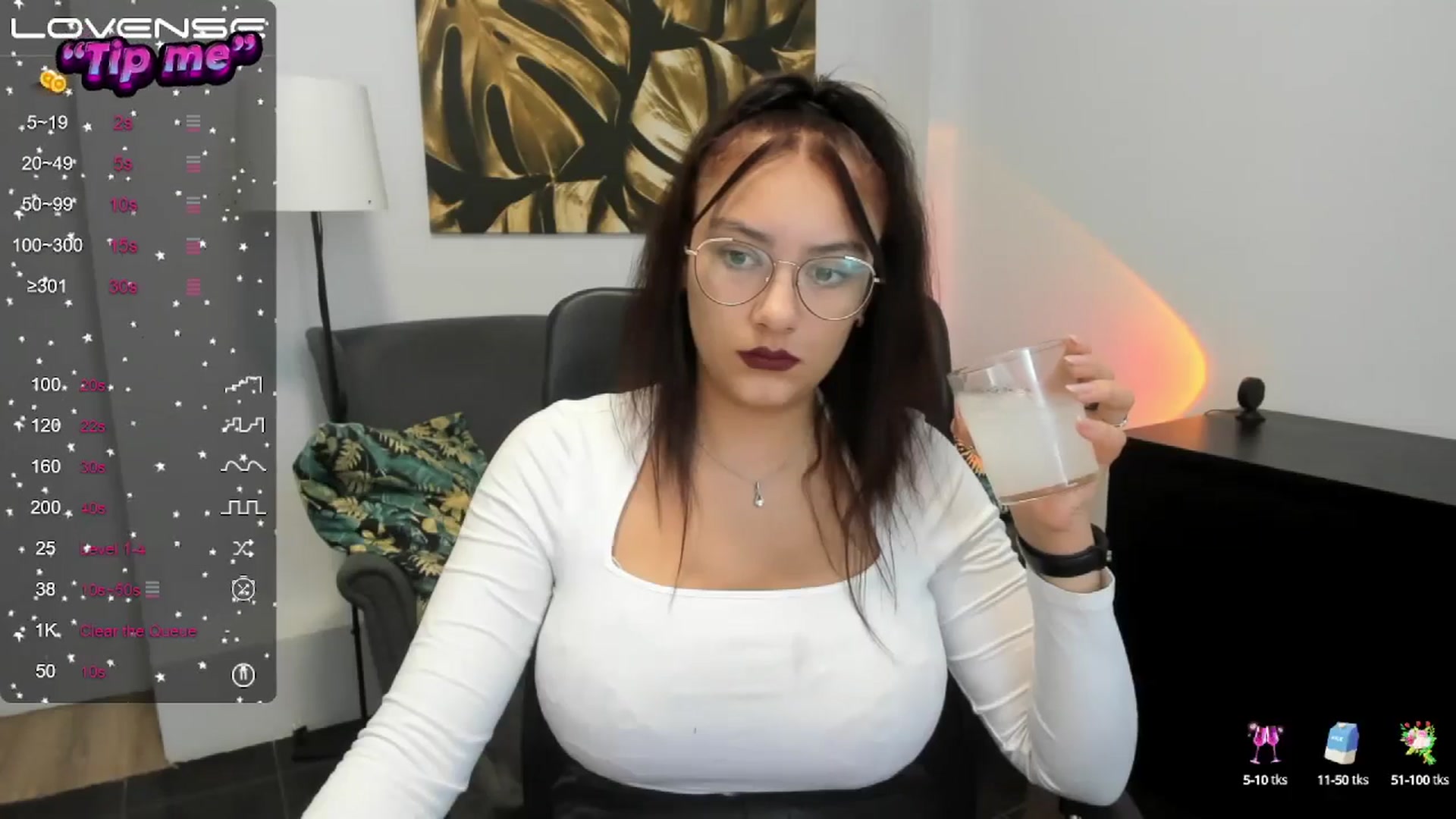 Gallery image thumbnail from SunfLowerr's myfreecams stream on, 10/07/2024, 16:32 image 14 of 20