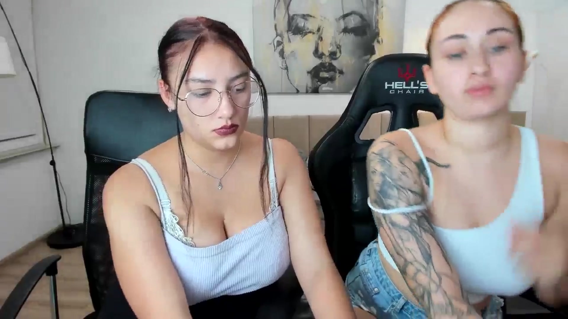 Gallery image thumbnail from SunfLowerr's myfreecams stream on, 10/07/2024, 18:12 image 18 of 20