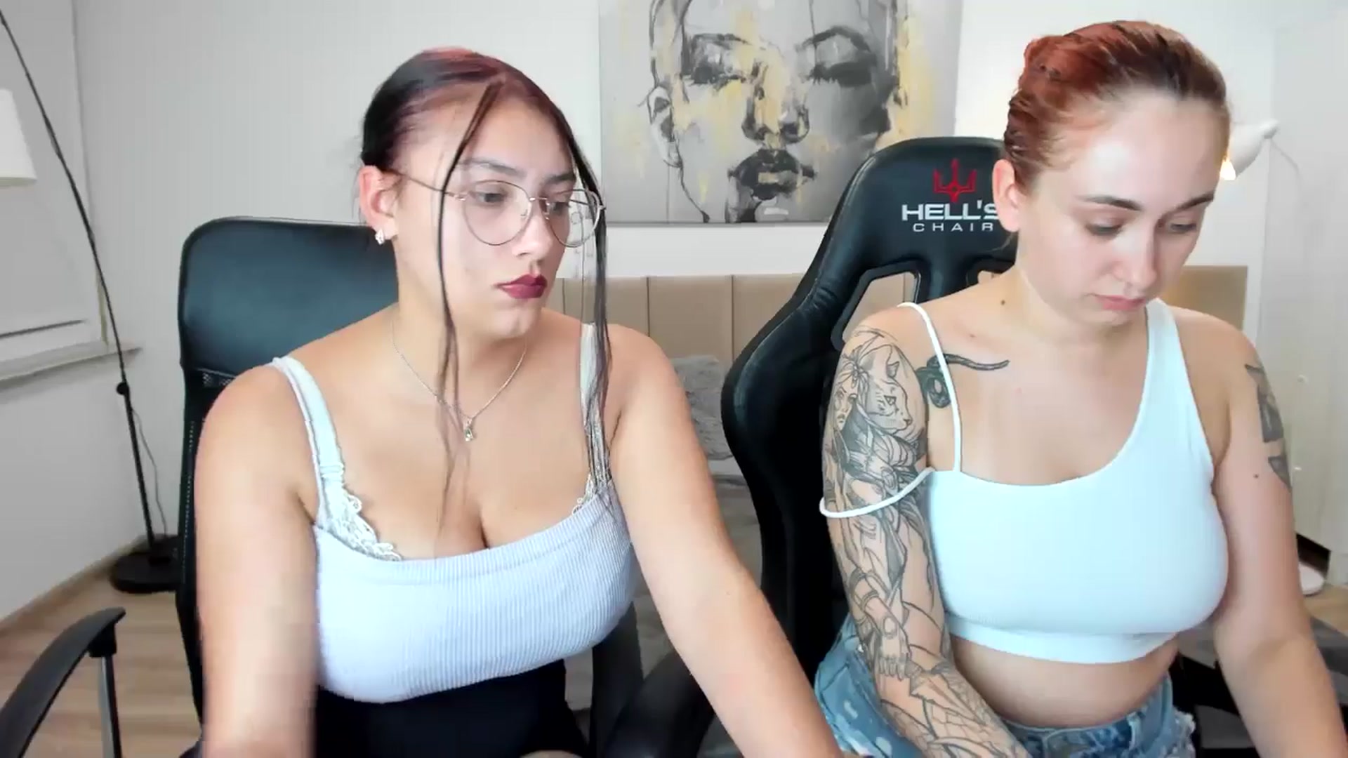 Gallery image thumbnail from SunfLowerr's myfreecams stream on, 10/07/2024, 18:12 image 17 of 20