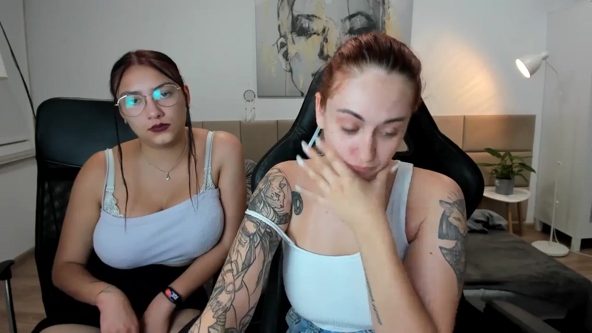 Gallery image thumbnail from SunfLowerr's myfreecams stream on, 10/07/2024, 18:43 image 11 of 20