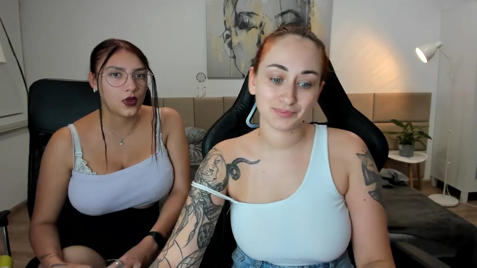 Gallery image thumbnail from SunfLowerr's myfreecams stream on, 10/07/2024, 18:43 image 16 of 20