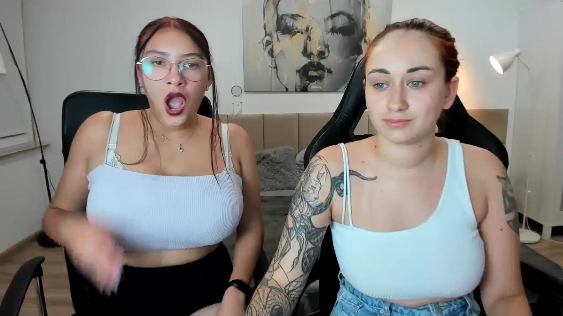 Gallery image thumbnail from SunfLowerr's myfreecams stream on, 10/07/2024, 18:43 image 6 of 20