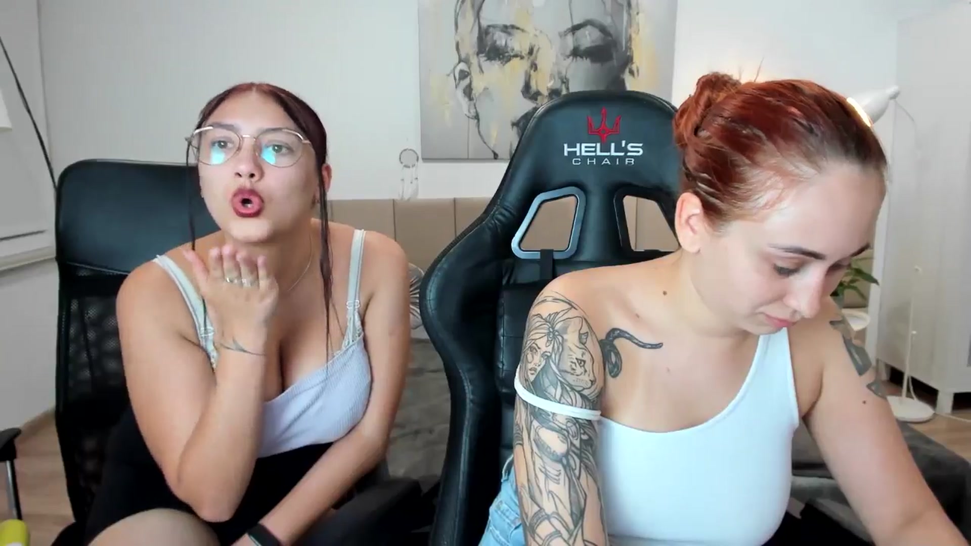 Gallery image thumbnail from SunfLowerr's myfreecams stream on, 10/07/2024, 18:43 image 14 of 20