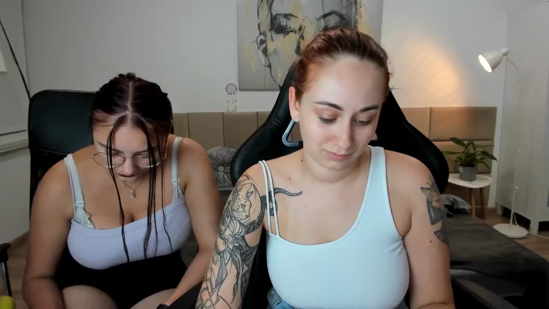 Gallery image thumbnail from SunfLowerr's myfreecams stream on, 10/07/2024, 18:43 image 19 of 20