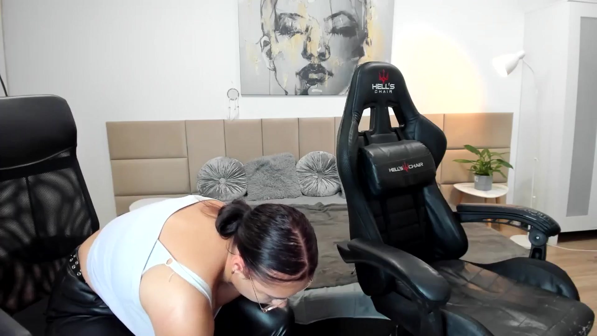 Gallery image thumbnail from SunfLowerr's myfreecams stream on, 10/07/2024, 19:57 image 12 of 20