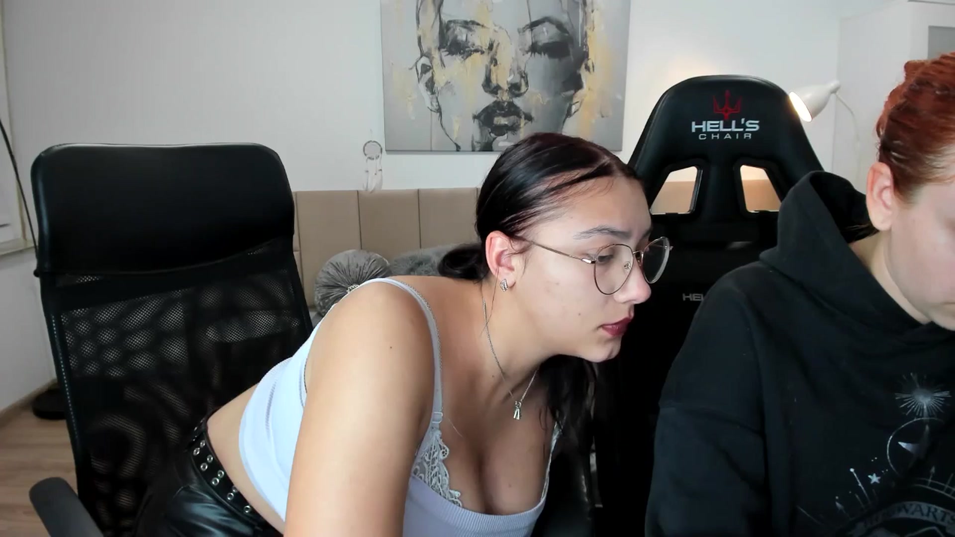 Gallery image thumbnail from SunfLowerr's myfreecams stream on, 10/07/2024, 19:57 image 13 of 20