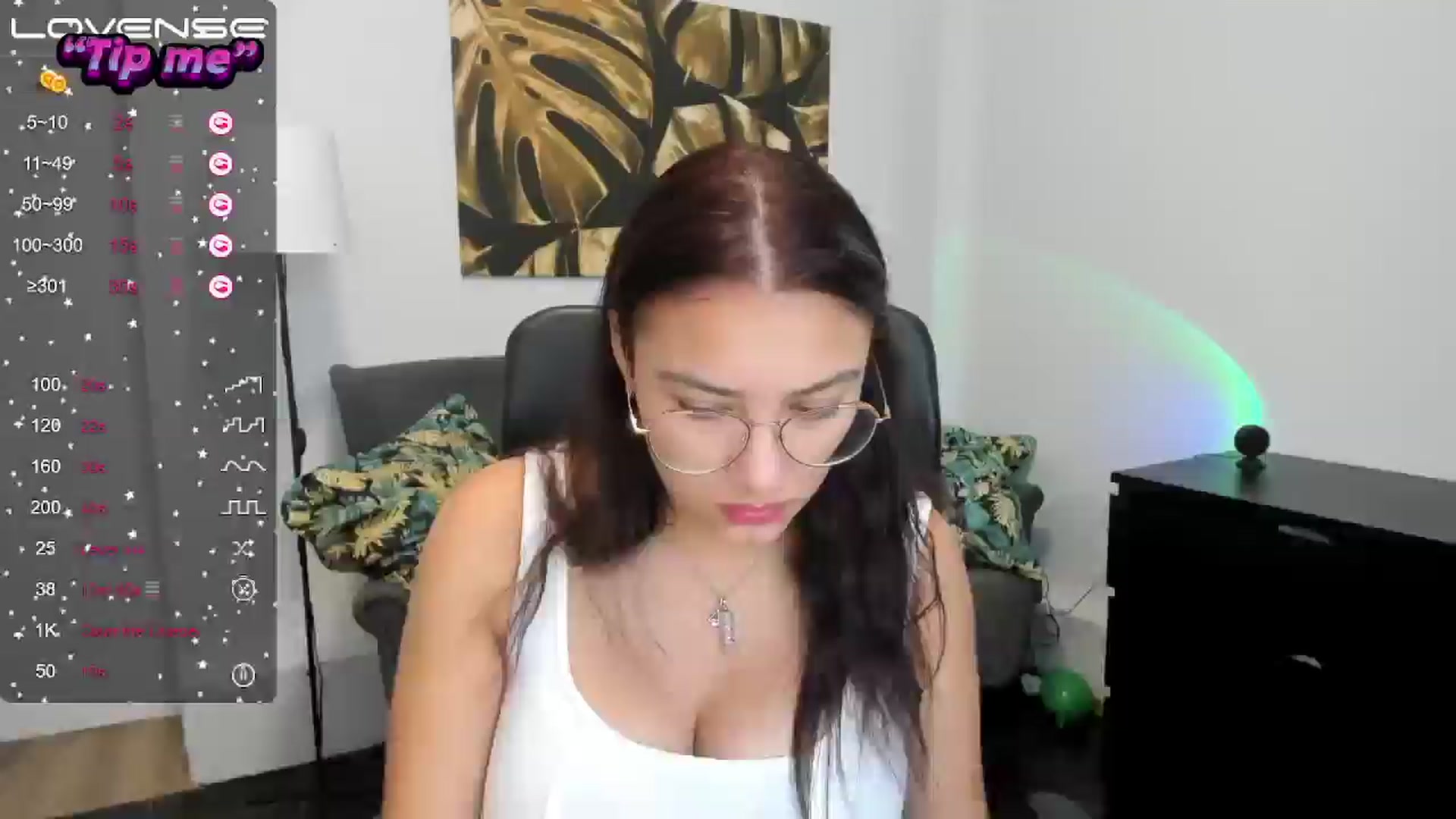 Gallery image thumbnail from SunfLowerr's myfreecams stream on, 10/10/2024, 13:10 image 7 of 20