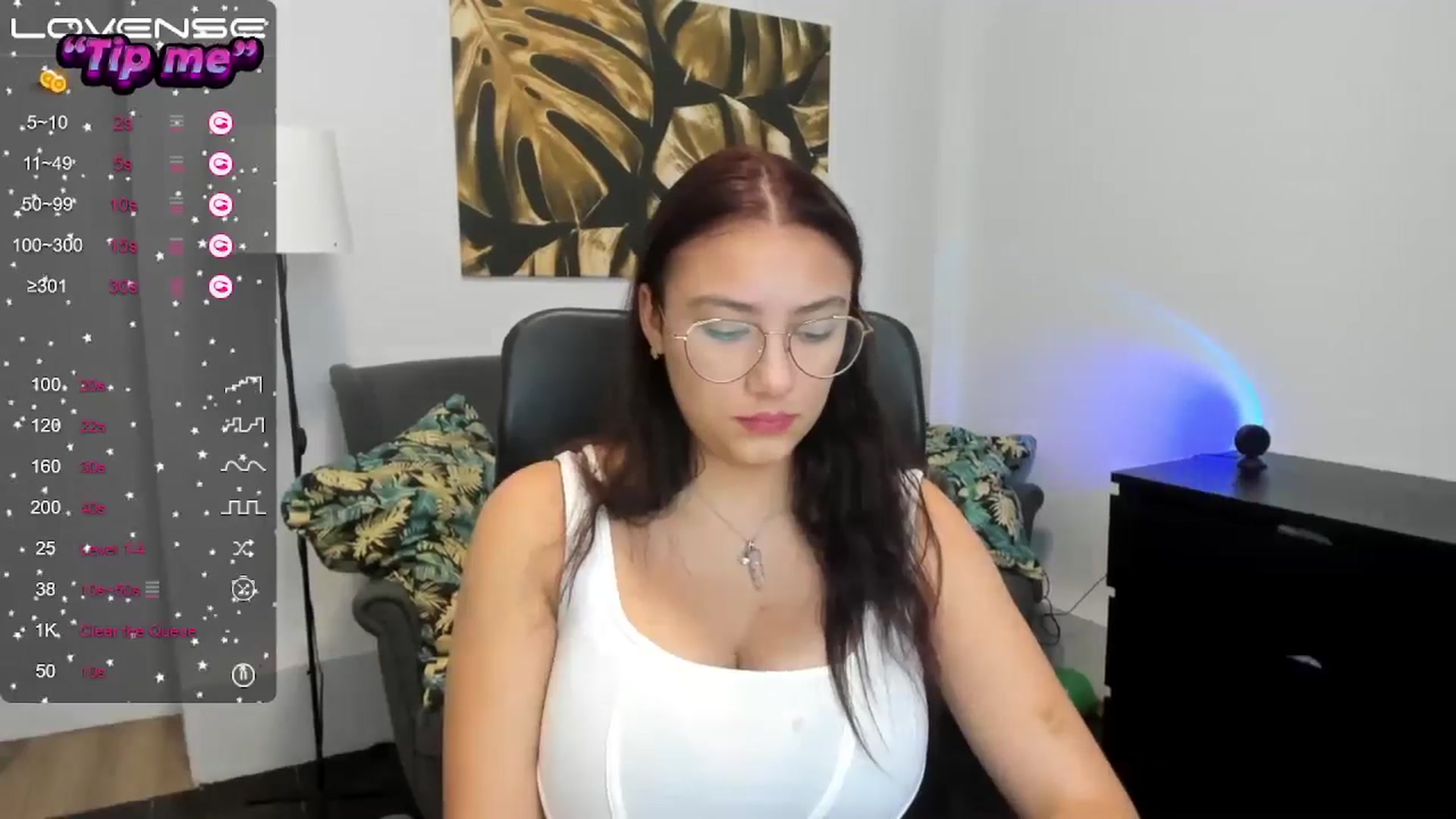 Gallery image thumbnail from SunfLowerr's myfreecams stream on, 10/10/2024, 13:10 image 8 of 20
