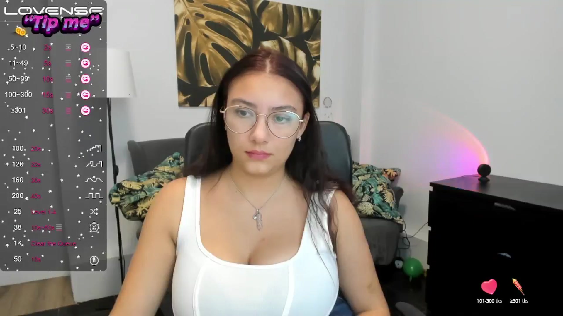 Gallery image thumbnail from SunfLowerr's myfreecams stream on, 10/10/2024, 13:10 image 19 of 20