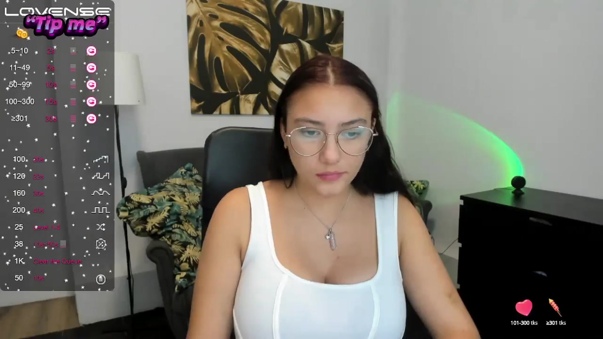 Gallery image thumbnail from SunfLowerr's myfreecams stream on, 10/10/2024, 14:02 image 6 of 20