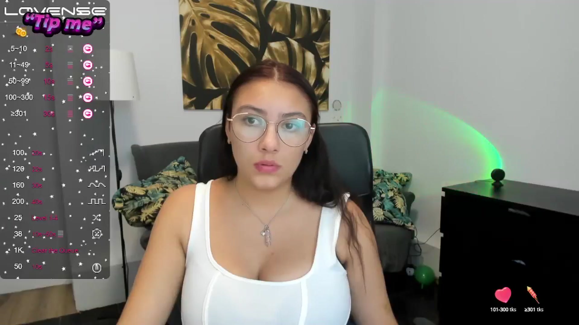 Gallery image thumbnail from SunfLowerr's myfreecams stream on, 10/10/2024, 14:02 image 4 of 20