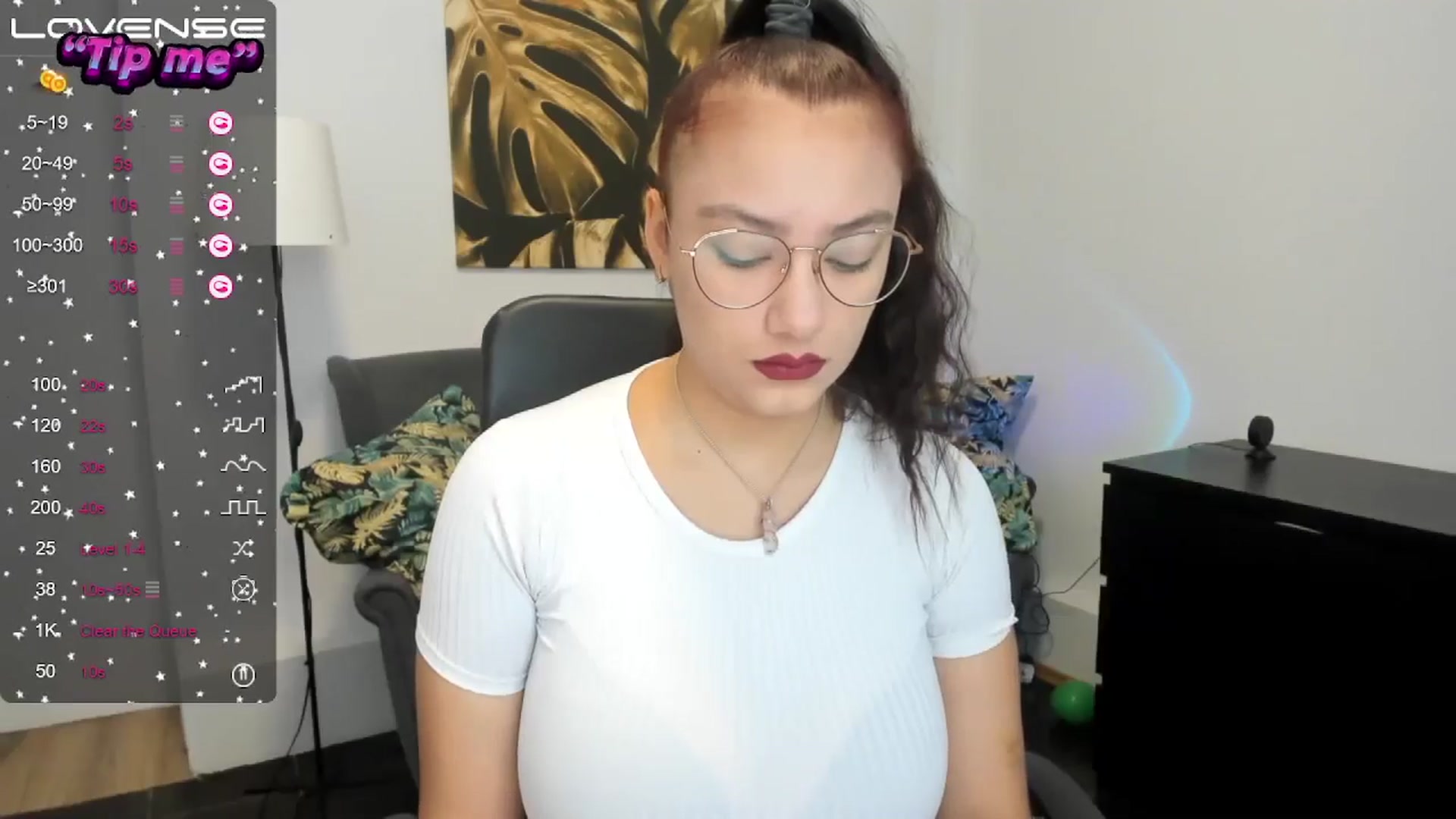 Gallery image thumbnail from SunfLowerr's myfreecams stream on, 10/11/2024, 14:15 image 4 of 20