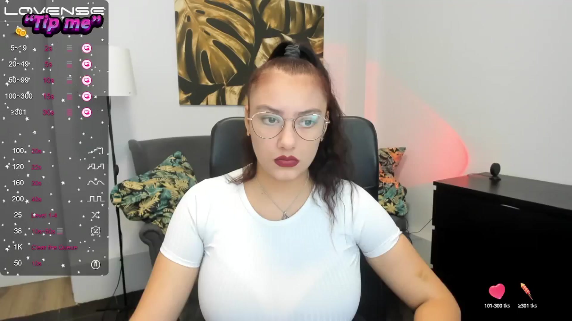Gallery image thumbnail from SunfLowerr's myfreecams stream on, 10/11/2024, 14:15 image 11 of 20