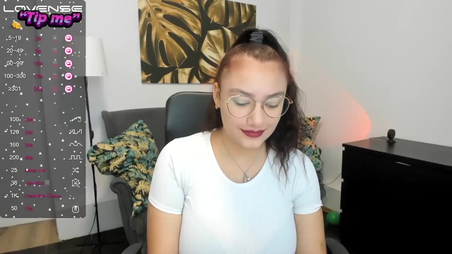 Gallery image thumbnail from SunfLowerr's myfreecams stream on, 10/11/2024, 14:15 image 7 of 20