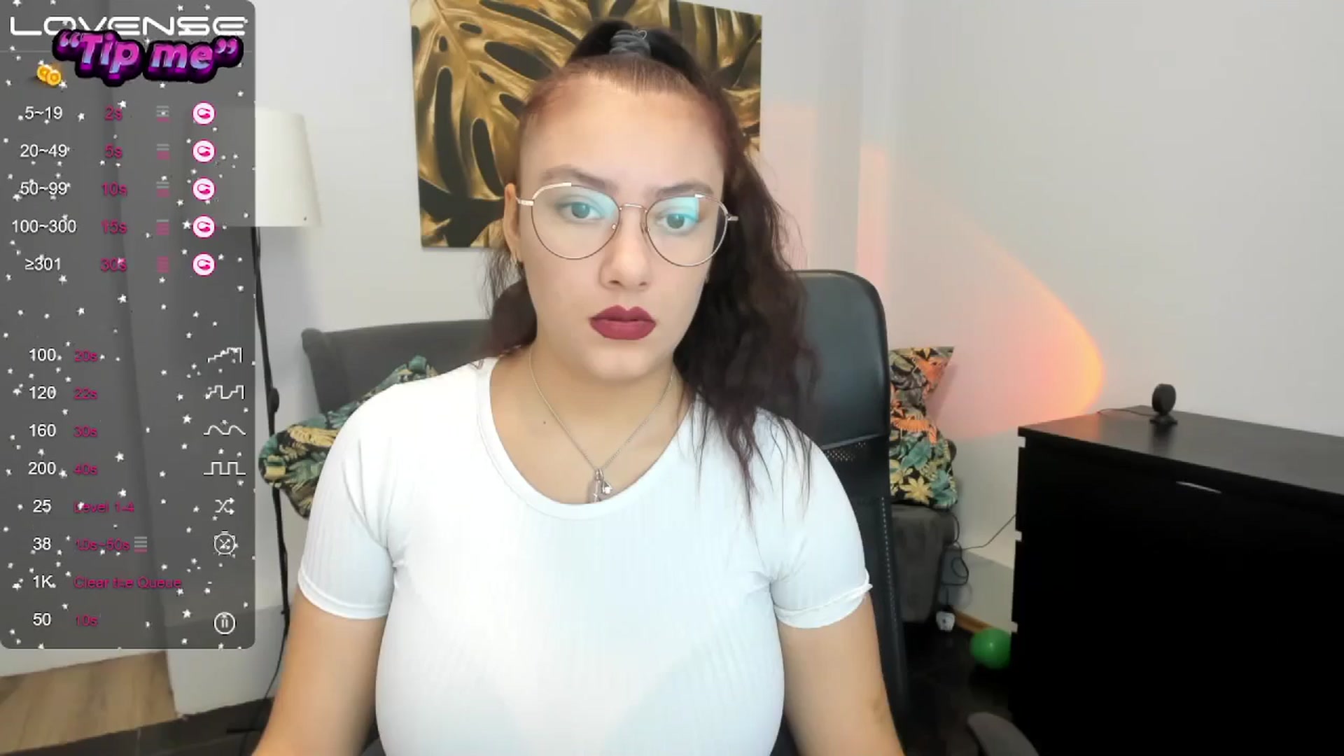 Gallery image thumbnail from SunfLowerr's myfreecams stream on, 10/11/2024, 14:15 image 8 of 20