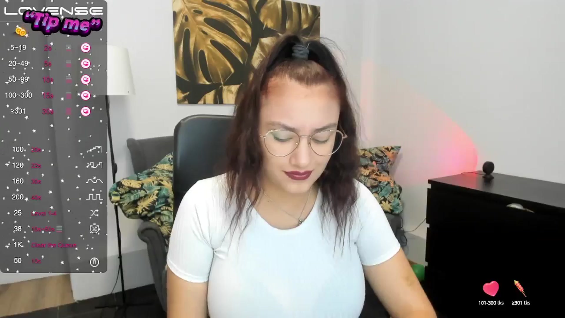 Gallery image thumbnail from SunfLowerr's myfreecams stream on, 10/11/2024, 16:06 image 3 of 20