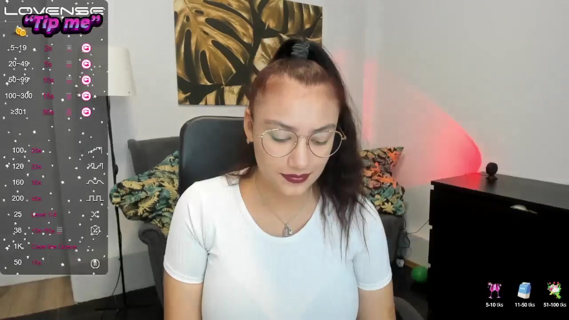 Gallery image thumbnail from SunfLowerr's myfreecams stream on, 10/11/2024, 16:06 image 2 of 20