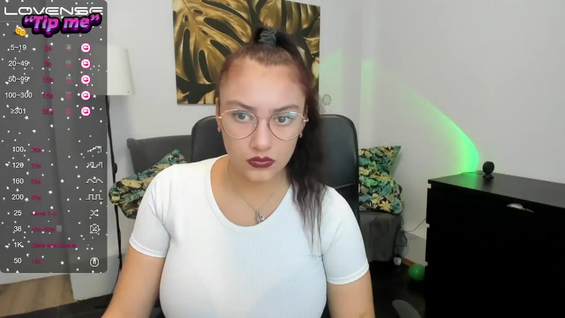 Gallery image thumbnail from SunfLowerr's myfreecams stream on, 10/11/2024, 16:06 image 15 of 20