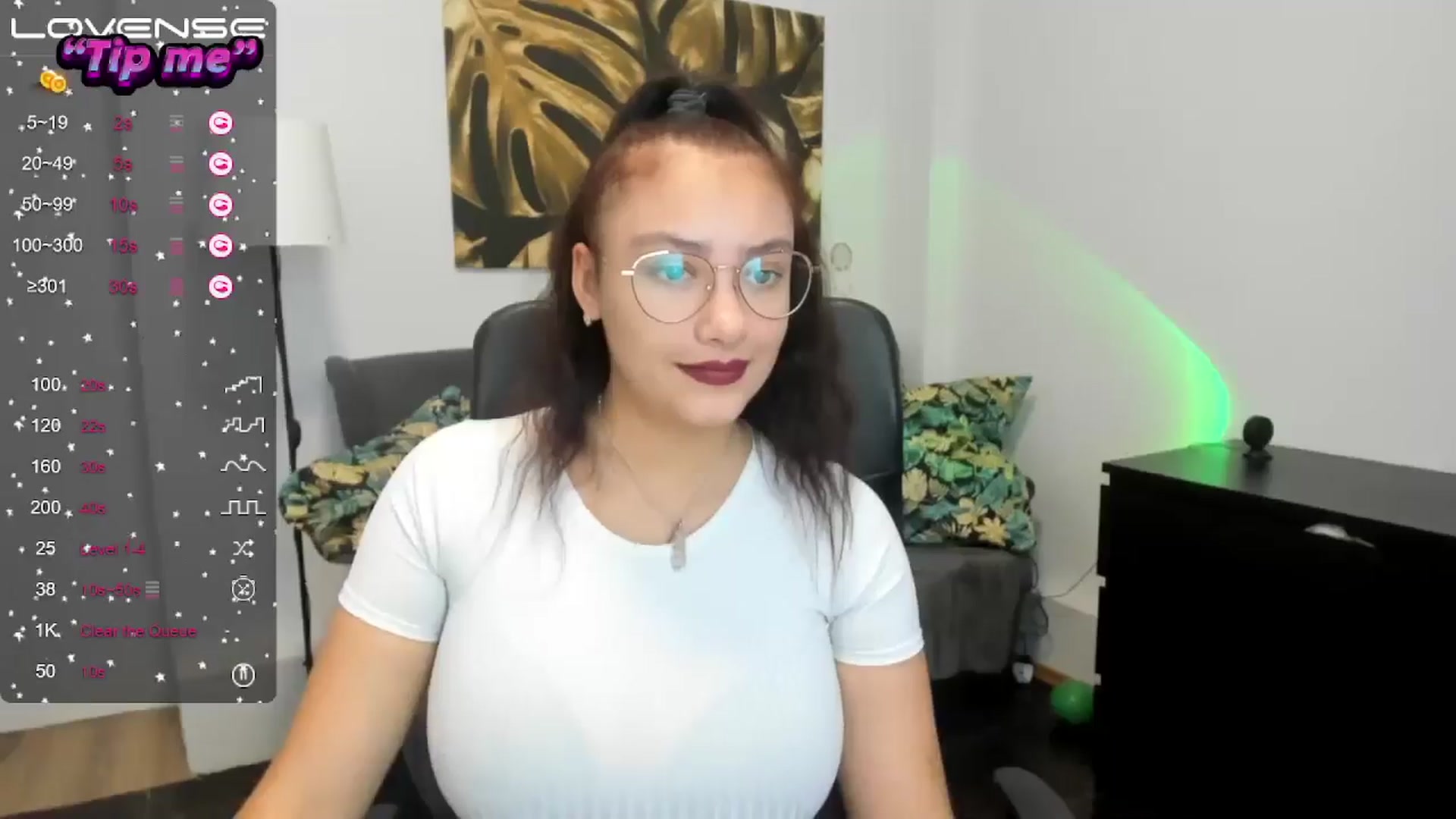 Gallery image thumbnail from SunfLowerr's myfreecams stream on, 10/11/2024, 16:38 image 18 of 20