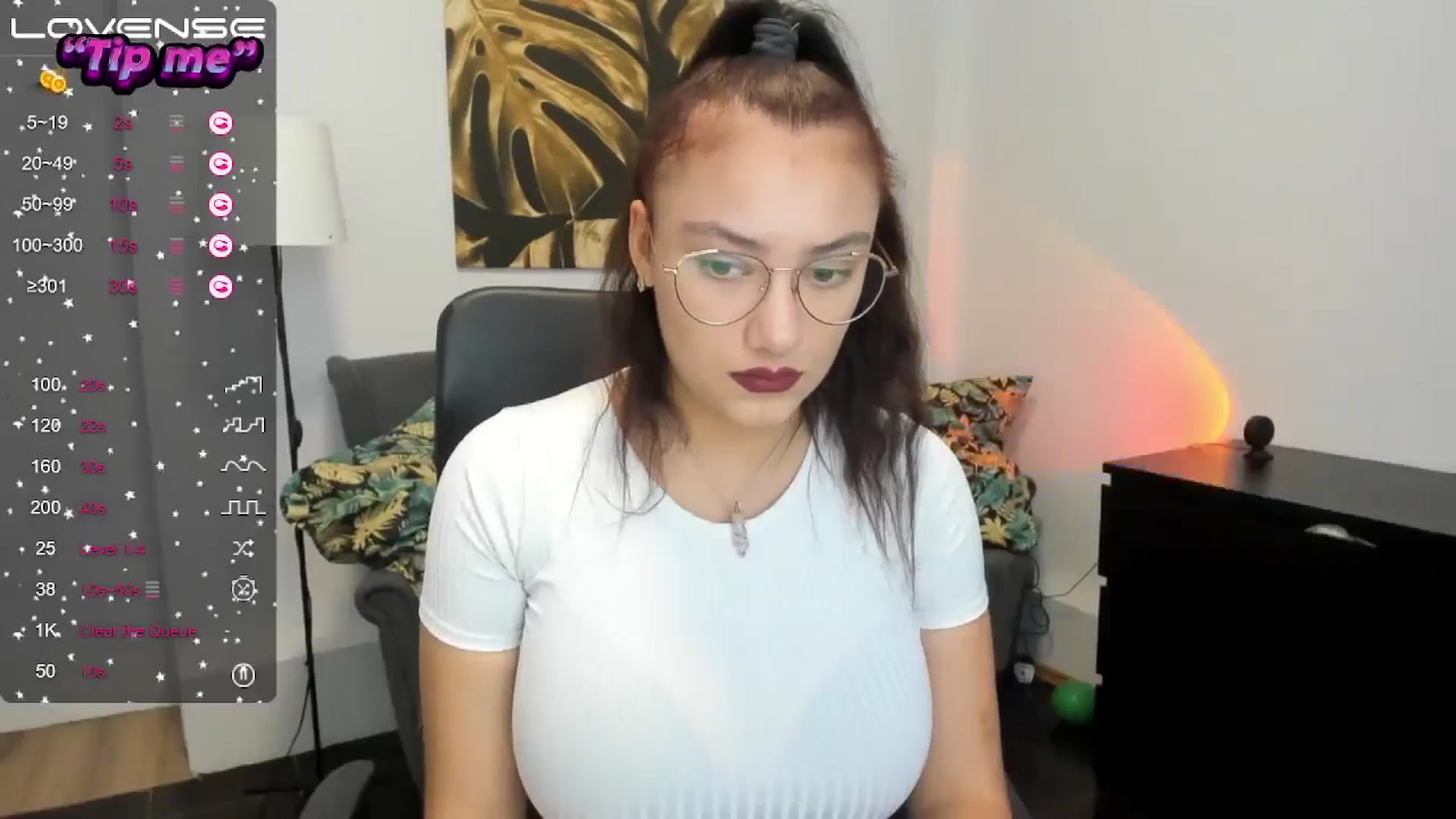 Gallery image thumbnail from SunfLowerr's myfreecams stream on, 10/11/2024, 16:38 image 15 of 20