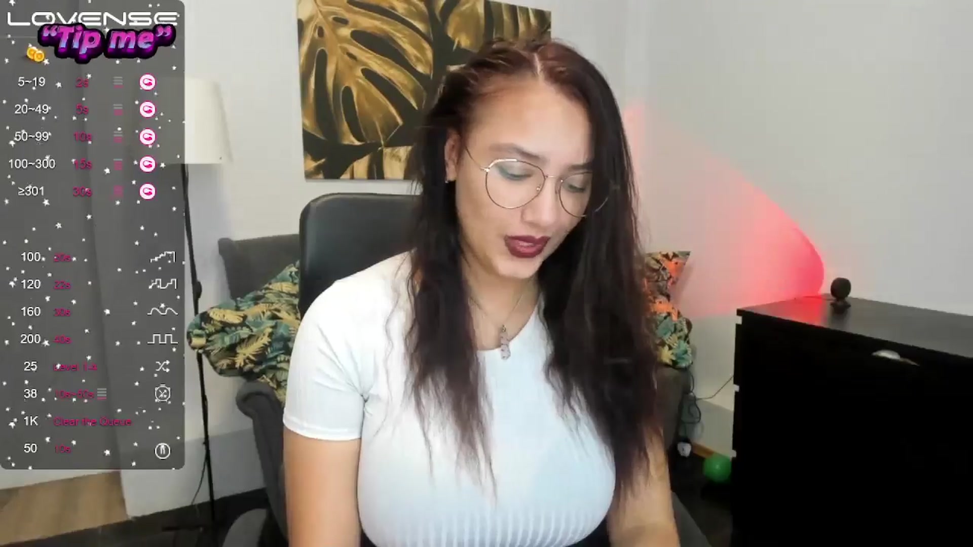 Gallery image thumbnail from SunfLowerr's myfreecams stream on, 10/11/2024, 18:08 image 12 of 20