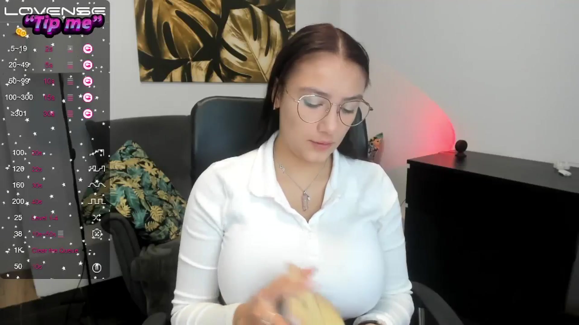 Gallery image thumbnail from SunfLowerr's myfreecams stream on, 10/13/2024, 12:48 image 9 of 20