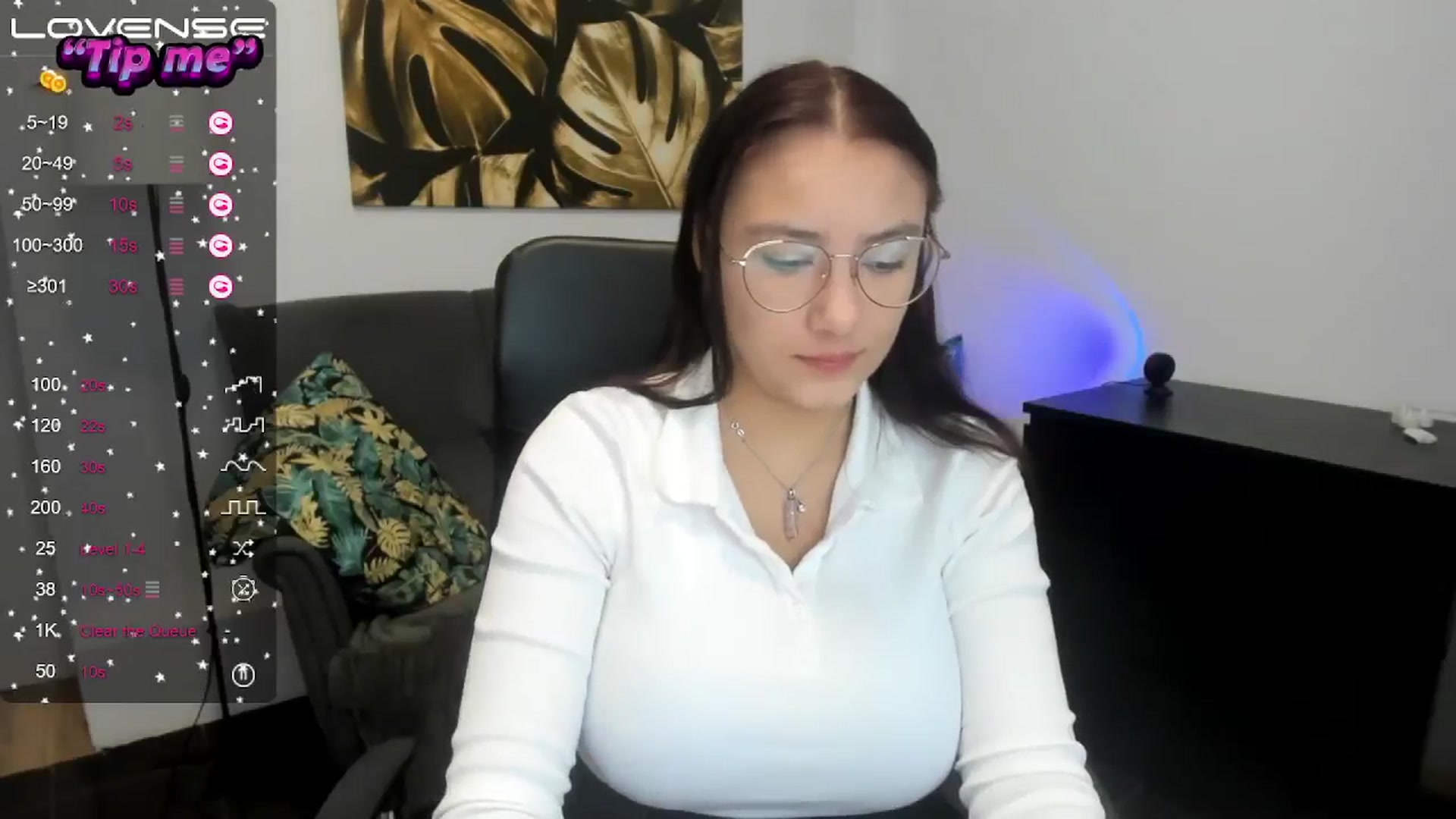 Gallery image thumbnail from SunfLowerr's myfreecams stream on, 10/13/2024, 12:48 image 5 of 20