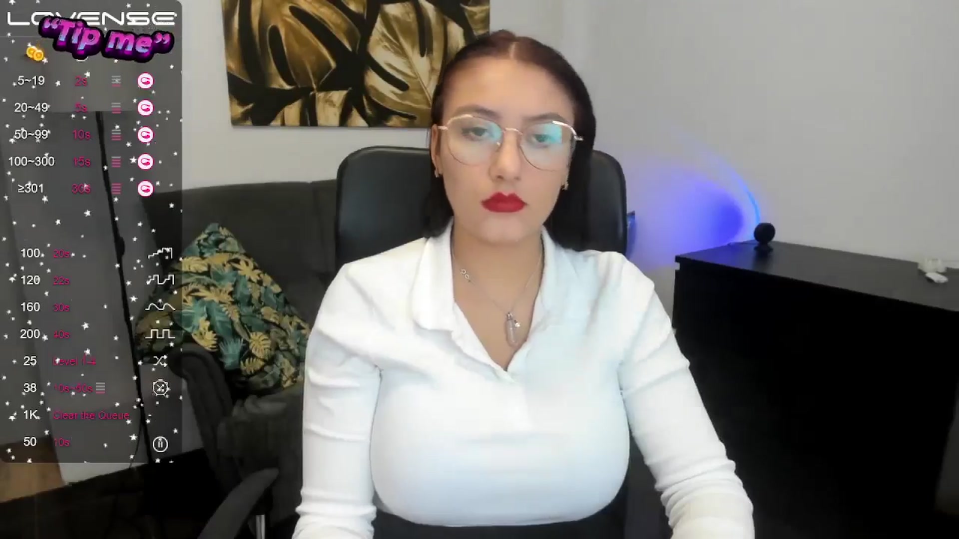 Gallery image thumbnail from SunfLowerr's myfreecams stream on, 10/13/2024, 16:15 image 15 of 20